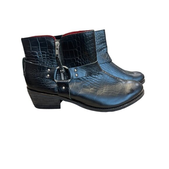 Matisse Ezrah Black Leather Ankle Bootie - Picture 8 of 14